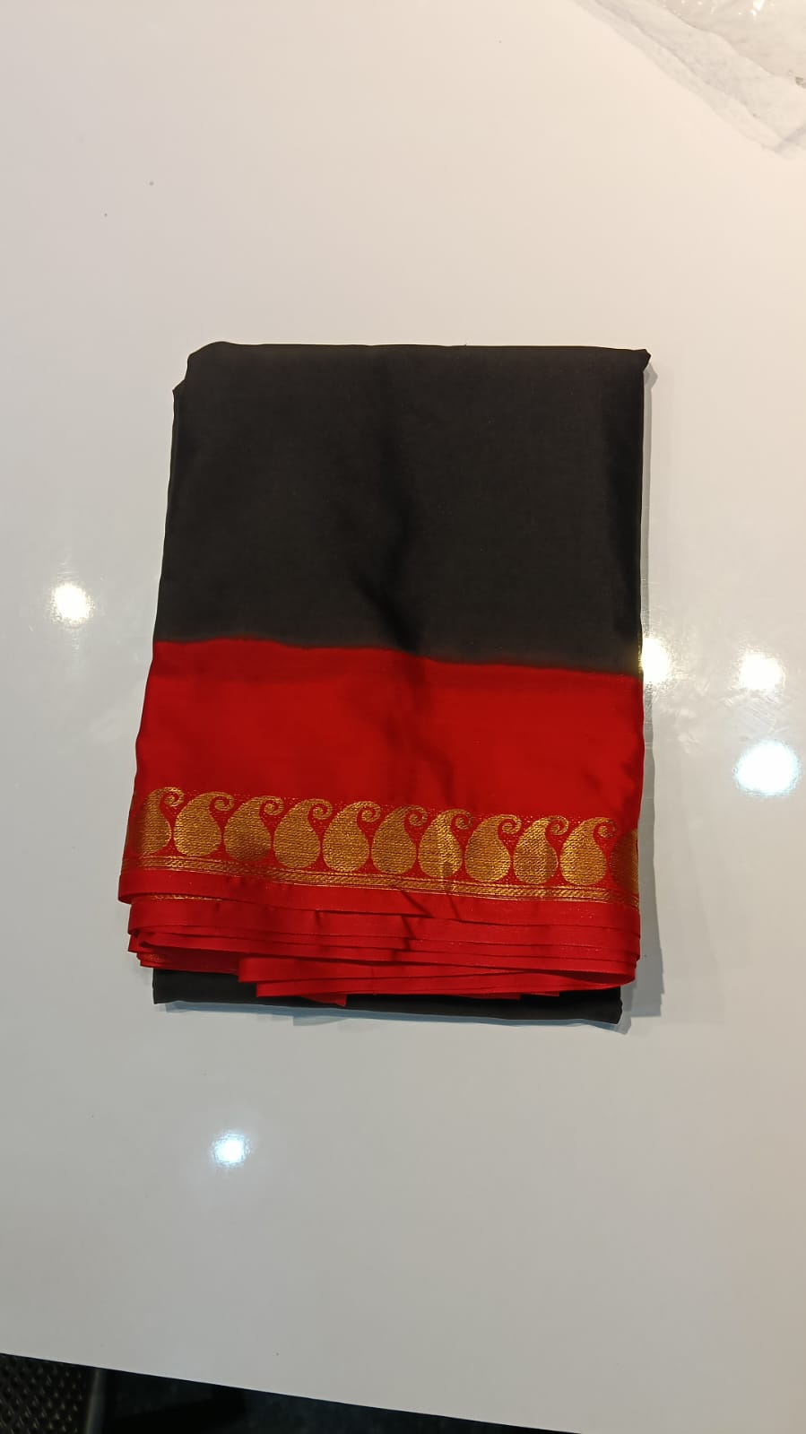 Raadhana Mango Border Dual Tone Crepe Saree - Image 4