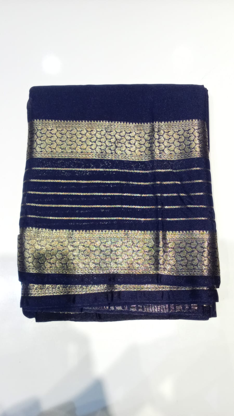 Raadhana Plain Crape Silk Saree - Image 2